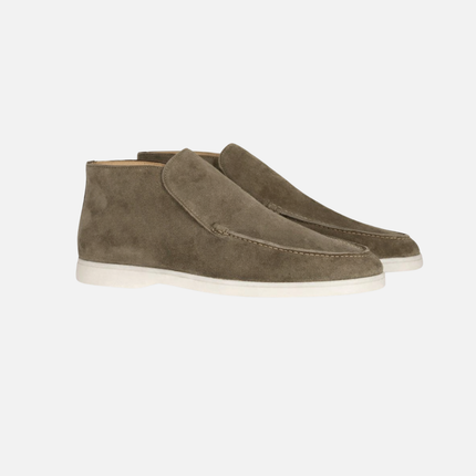 Men’s Slip-On Shoes – High-Cut Design & Light Sole