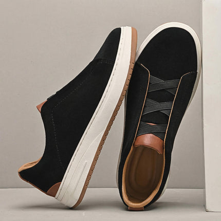 Low-Top Sneakers – Clean Upper & Contrasting Sole