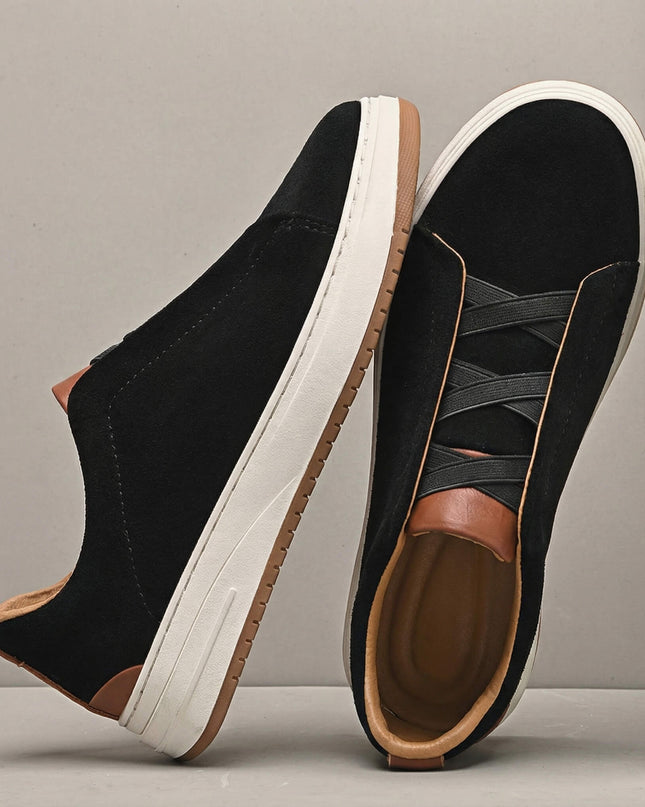 Low-Top Sneakers – Clean Upper & Contrasting Sole