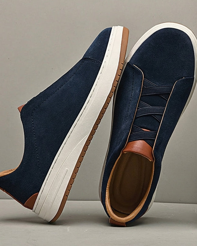 Low-Top Sneakers – Clean Upper & Contrasting Sole