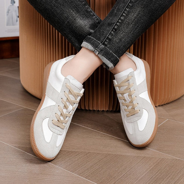 Low-Top Sneakers – Contrast Panels & Gum Sole