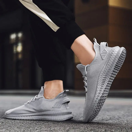 Men’s AeroFlex Knit Running Sneakers