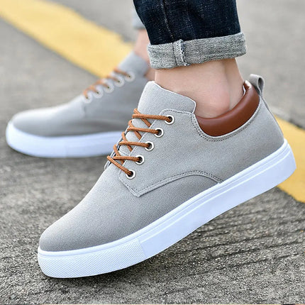 Men’s Casual Sneakers – Contrast Sole & Heel Tab