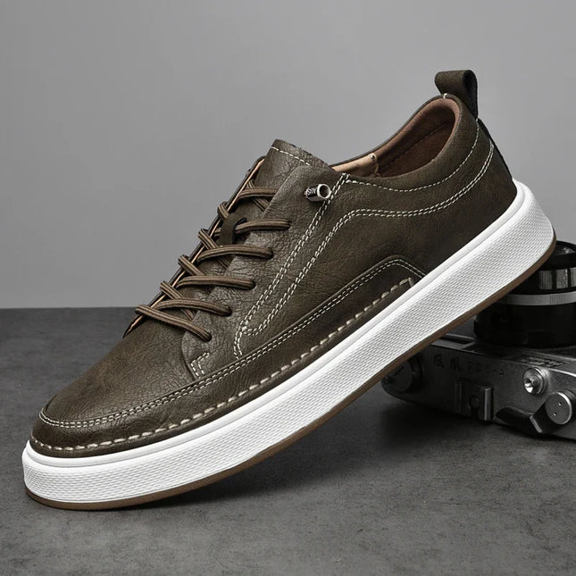 Men’s Contrast Sole Lace-Up Casual Sneakers
