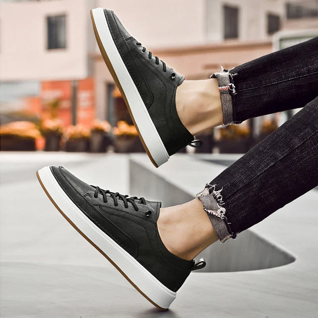 Men’s Contrast Sole Lace-Up Casual Sneakers