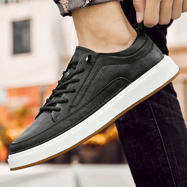 Men’s Contrast Sole Lace-Up Casual Sneakers