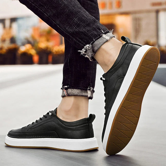 Men’s Contrast Sole Lace-Up Casual Sneakers