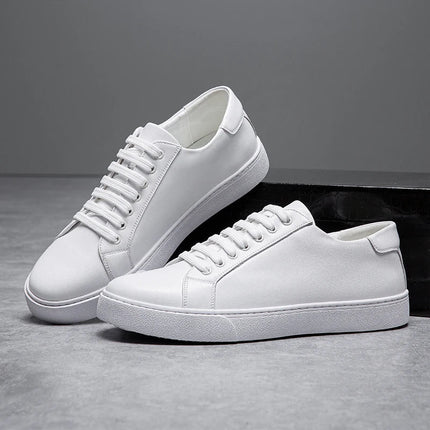 Men’s Lace-Up Sneakers – Contrast Sole