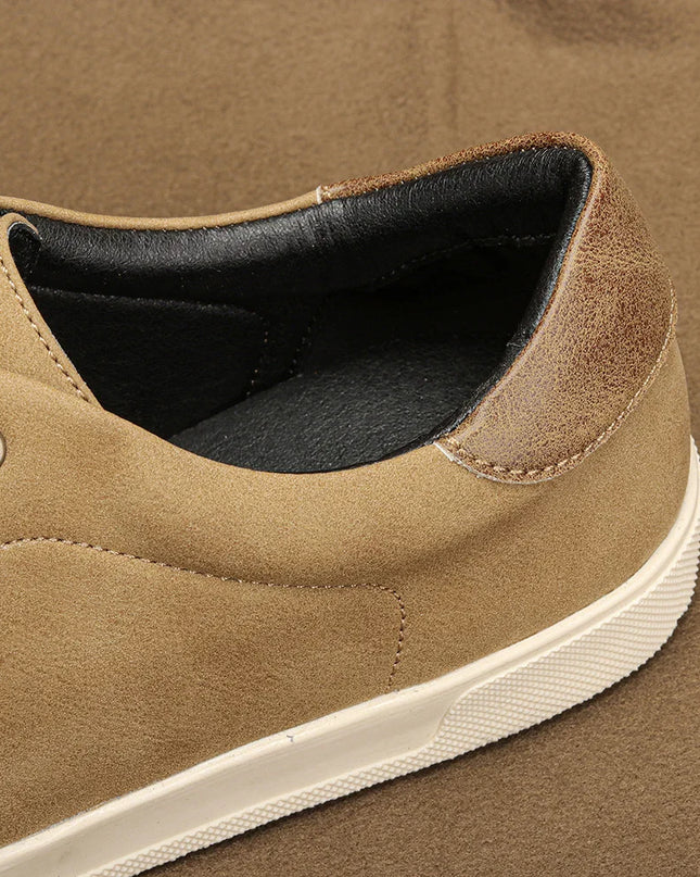 Men’s Minimal Lace-Up Casual Sneakers