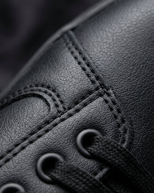 Men’s Minimal Low-Top Sneakers