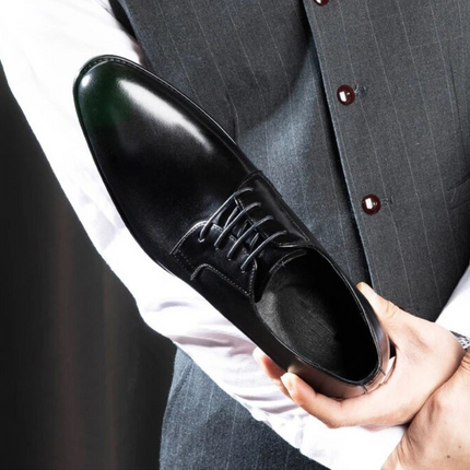 Men’s Polished Lace-Up Oxford Shoes
