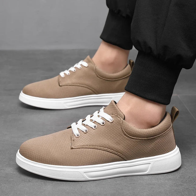 Men’s Textured Lace-Up Casual Sneakers