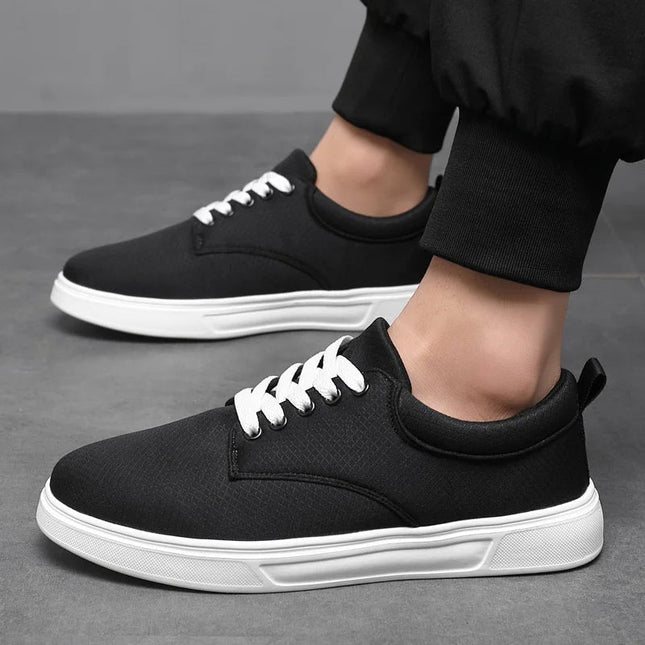 Men’s Textured Lace-Up Casual Sneakers