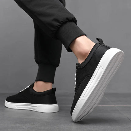 Men’s Textured Lace-Up Casual Sneakers