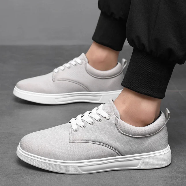 Men’s Textured Lace-Up Casual Sneakers