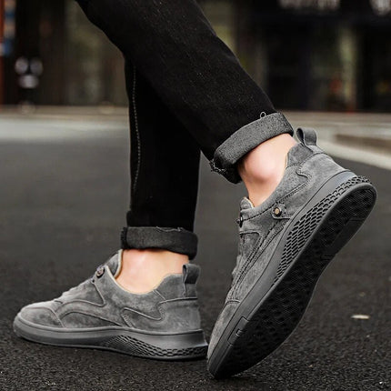 Men’s UrbanTrail Lace-Up Casual Sneakers