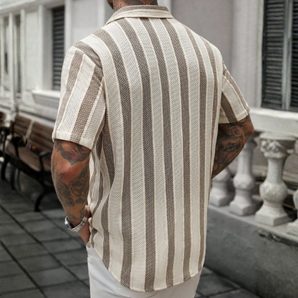 Men’s Short Sleeve Button-Up Shirt with Vertical Stripe Pattern