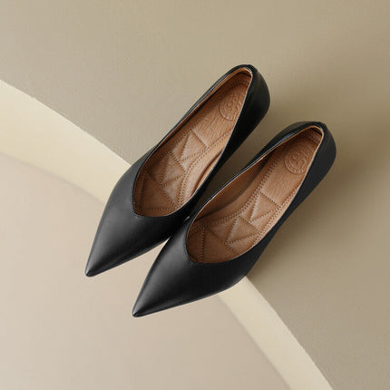 Women’s Pointed Toe Kitten Heel Pumps