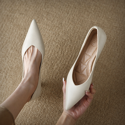 Women’s Pointed Toe Kitten Heel Pumps