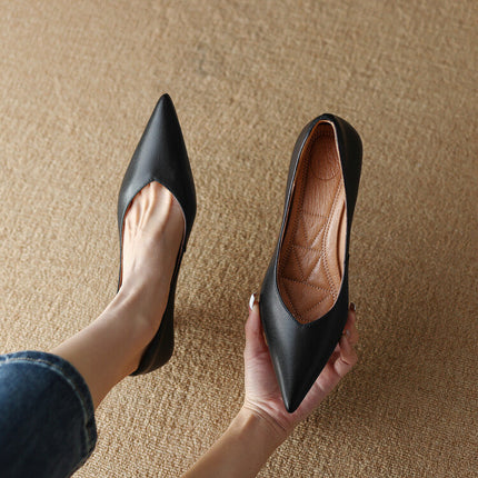 Women’s Pointed Toe Kitten Heel Pumps